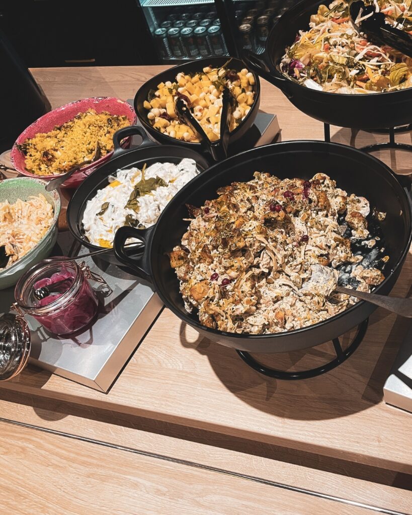 Discover the best restaurants in Rovaniemi, from cozy local eateries to budget-friendly spots and memorable Lapland dining experiences.